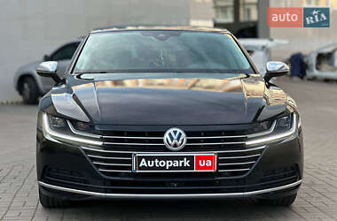 Лифтбек Volkswagen Arteon 2017 в 
