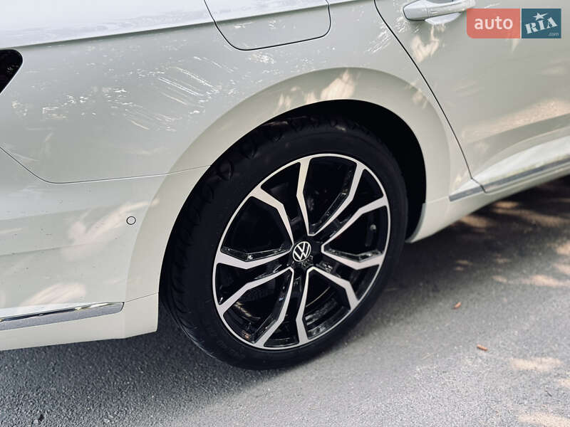 Лифтбек Volkswagen Arteon 2018 в Львове