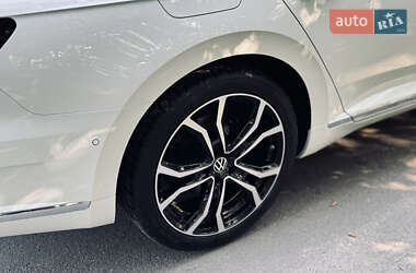 Лифтбек Volkswagen Arteon 2018 в 