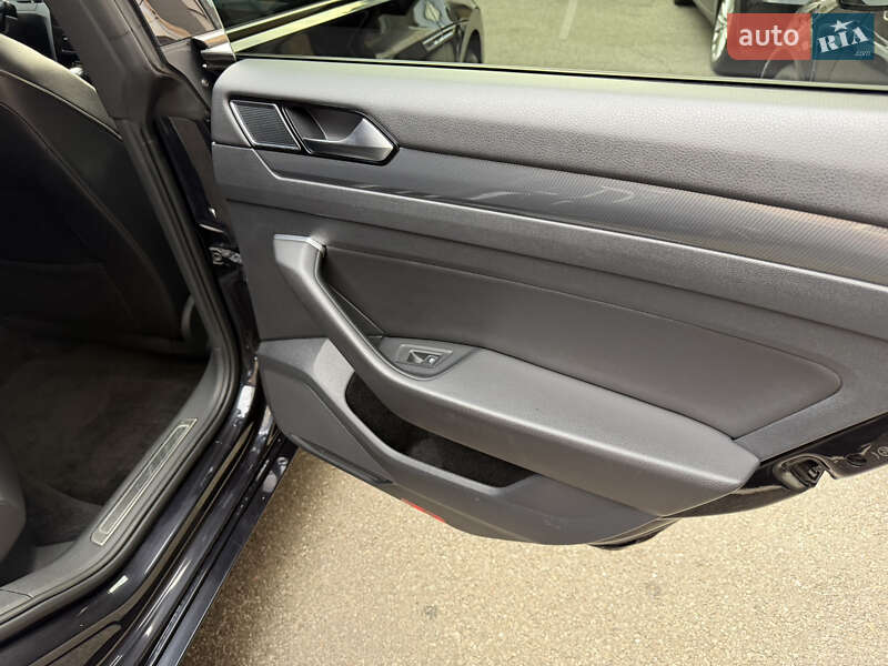 Лифтбек Volkswagen Arteon 2017 в Киеве