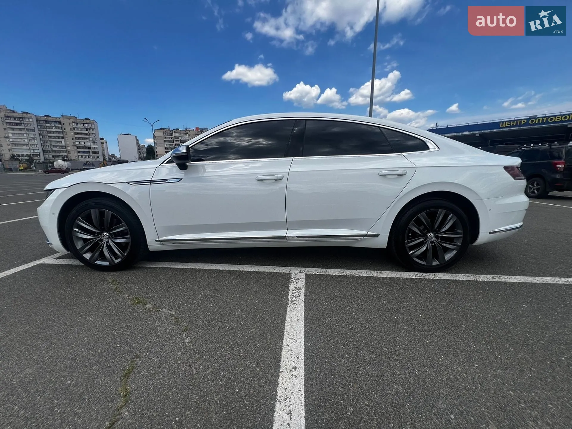 Volkswagen Arteon 2018 VIN WVWZZZ3HZJE512009 фото оголошення 3 з 27