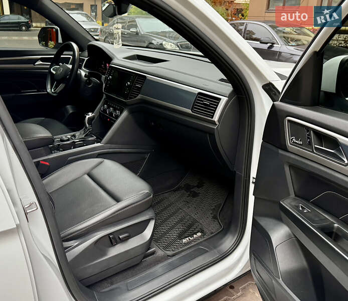 Внедорожник / Кроссовер Volkswagen Atlas Cross Sport 2020 в Киеве фото 73 Внедорожник / Кроссовер Volkswagen Atlas Cross Sport 2020 в Киеве