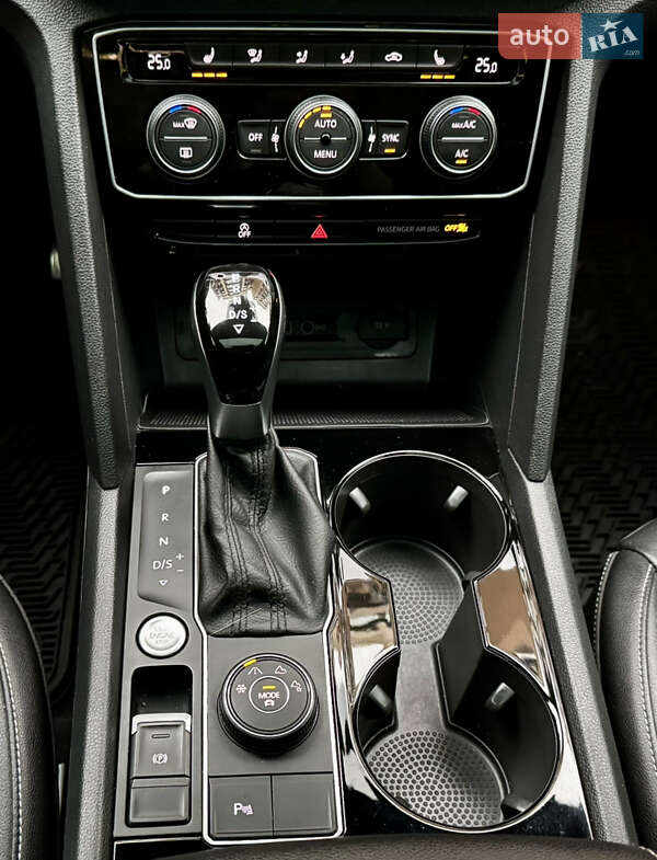 Внедорожник / Кроссовер Volkswagen Atlas Cross Sport 2020 в Киеве фото 150 Внедорожник / Кроссовер Volkswagen Atlas Cross Sport 2020 в Киеве