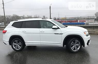 Позашляховик / Кросовер Volkswagen Atlas 2017 в 