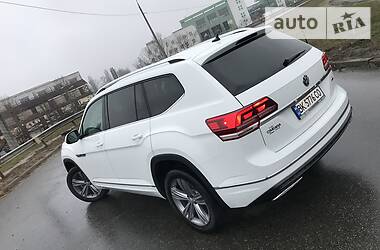 Позашляховик / Кросовер Volkswagen Atlas 2017 в 