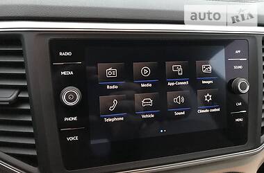 Позашляховик / Кросовер Volkswagen Atlas 2017 в 