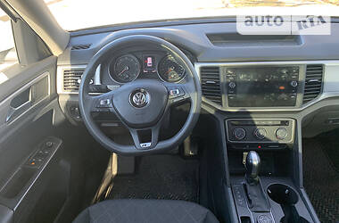Позашляховик / Кросовер Volkswagen Atlas 2017 в 