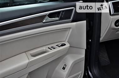 Позашляховик / Кросовер Volkswagen Atlas 2019 в 
