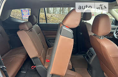 Позашляховик / Кросовер Volkswagen Atlas 2021 в 