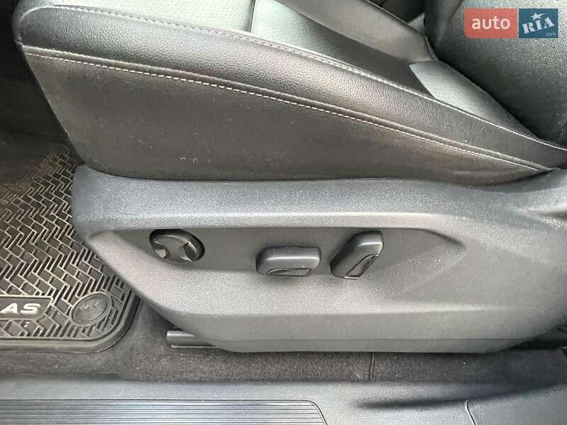 Внедорожник / Кроссовер Volkswagen Atlas 2017 в Дрогобыче