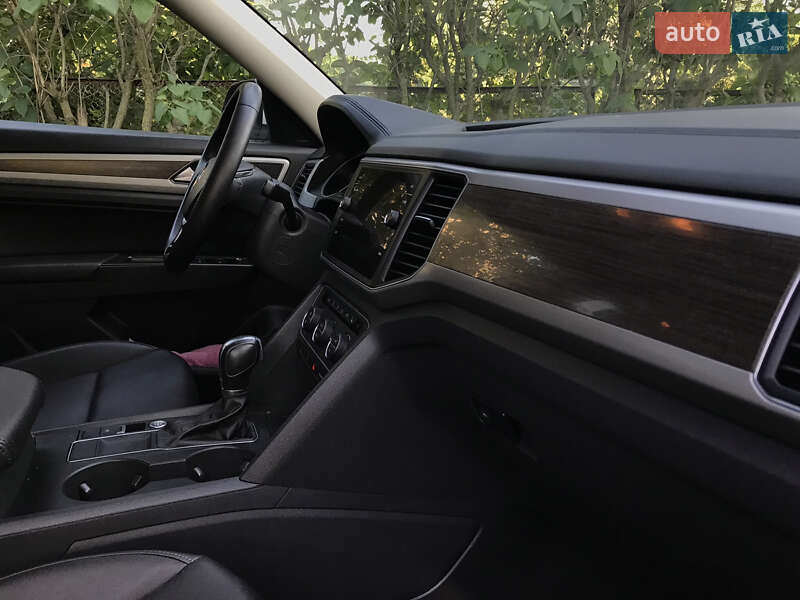 Позашляховик / Кросовер Volkswagen Atlas 2019 в Києві