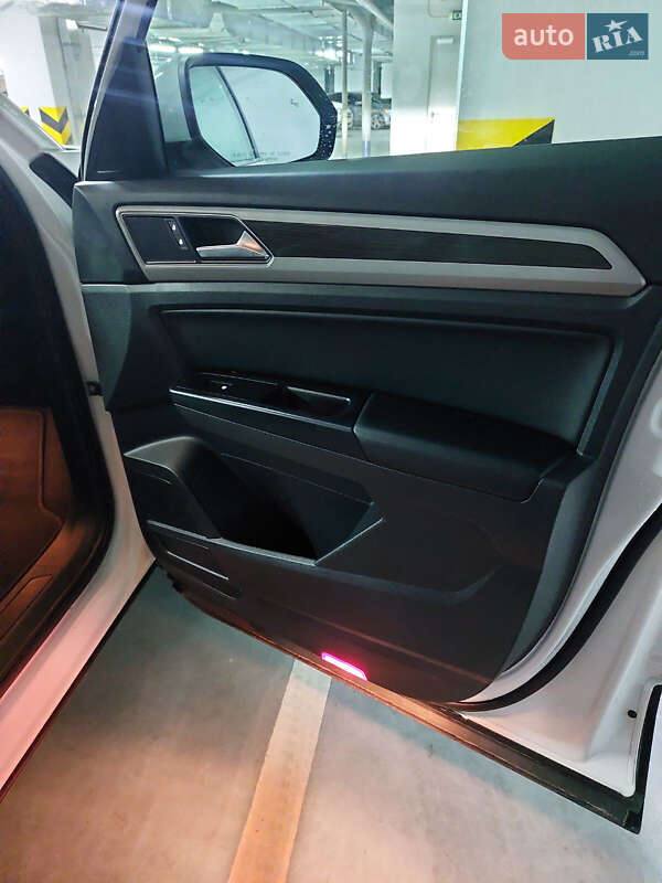 Позашляховик / Кросовер Volkswagen Atlas 2019 в Києві