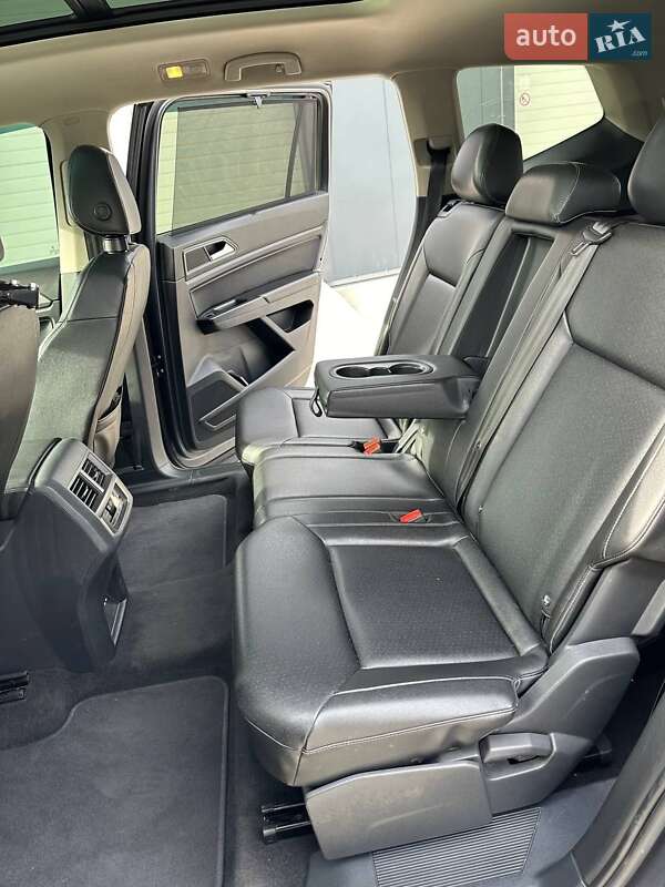Позашляховик / Кросовер Volkswagen Atlas 2017 в Києві