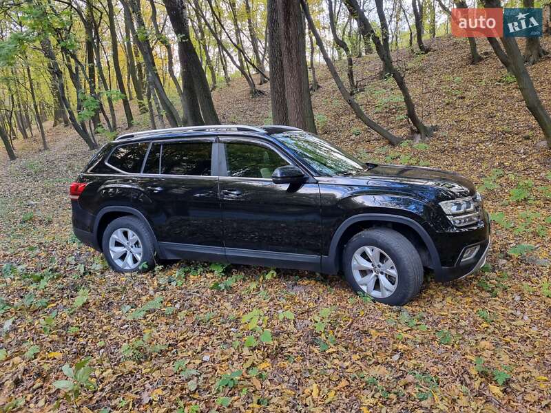 Внедорожник / Кроссовер Volkswagen Atlas 2017 в Киеве