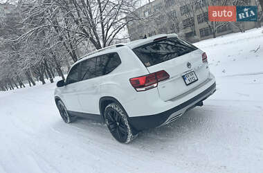 Позашляховик / Кросовер Volkswagen Atlas 2017 в Харкові