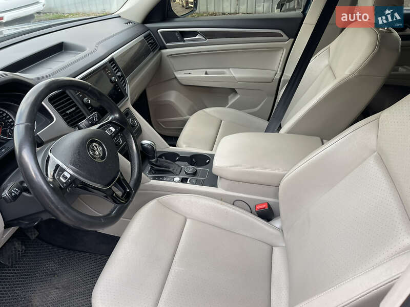 Внедорожник / Кроссовер Volkswagen Atlas 2017 в Киеве