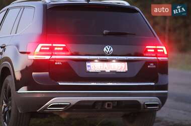 Позашляховик / Кросовер Volkswagen Atlas 2019 в 
