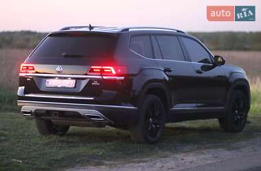 Позашляховик / Кросовер Volkswagen Atlas 2019 в 