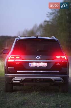 Позашляховик / Кросовер Volkswagen Atlas 2019 в 