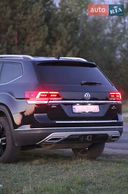 Позашляховик / Кросовер Volkswagen Atlas 2019 в 