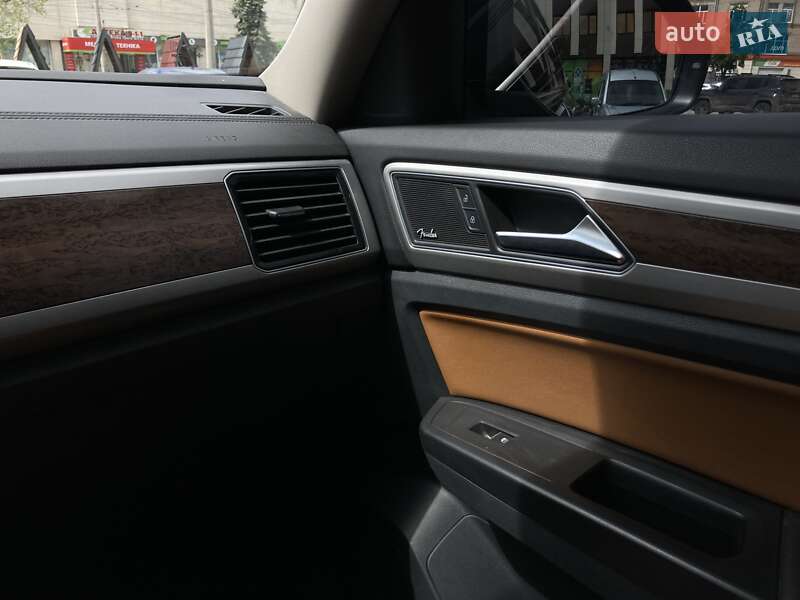 Позашляховик / Кросовер Volkswagen Atlas 2019 в Харкові