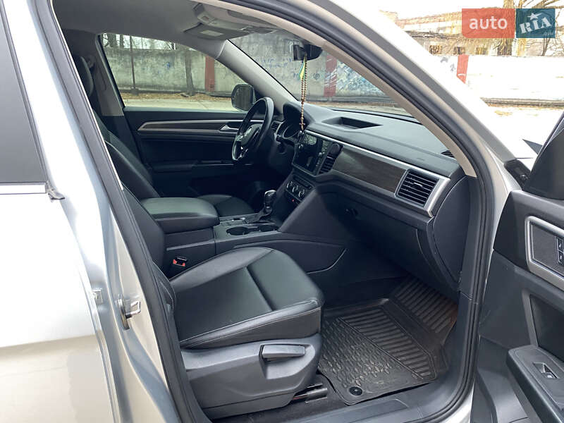 Внедорожник / Кроссовер Volkswagen Atlas 2017 в Кривом Роге