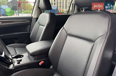 Позашляховик / Кросовер Volkswagen Atlas 2018 в 