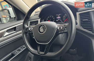 Позашляховик / Кросовер Volkswagen Atlas 2018 в 