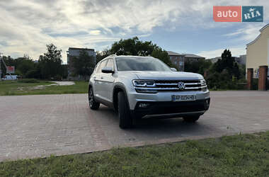 Позашляховик / Кросовер Volkswagen Atlas 2017 в 