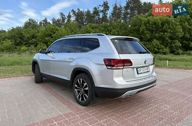 Позашляховик / Кросовер Volkswagen Atlas 2017 в 
