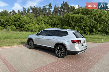 Позашляховик / Кросовер Volkswagen Atlas 2017 в 