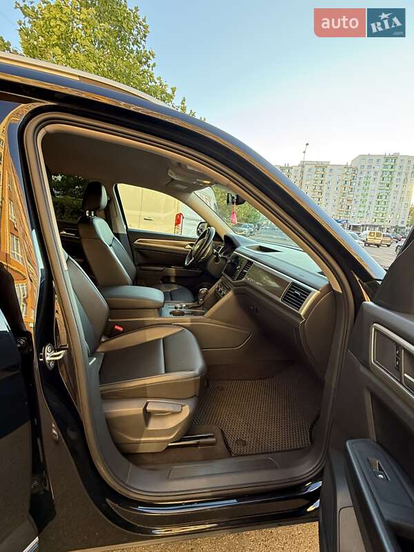 Внедорожник / Кроссовер Volkswagen Atlas 2018 в Вишневом