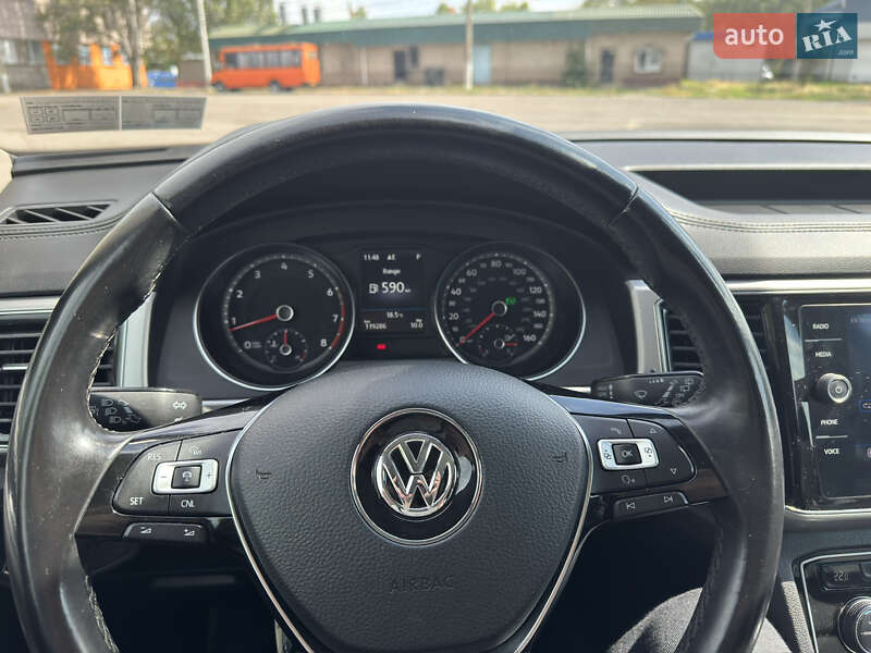 Позашляховик / Кросовер Volkswagen Atlas 2017 в Миколаєві