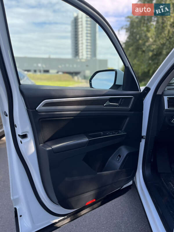 Позашляховик / Кросовер Volkswagen Atlas 2020 в Києві фото 2 Позашляховик / Кросовер Volkswagen Atlas 2020 в Києві