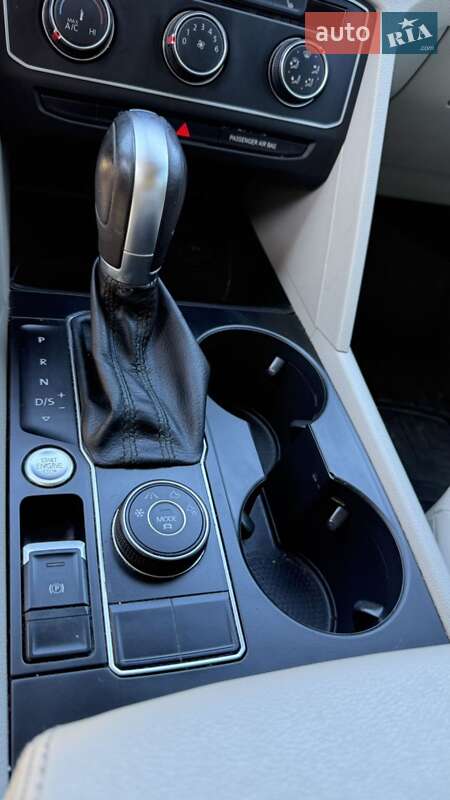 Позашляховик / Кросовер Volkswagen Atlas 2017 в Бородянці