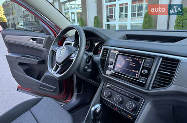 Позашляховик / Кросовер Volkswagen Atlas 2018 в 