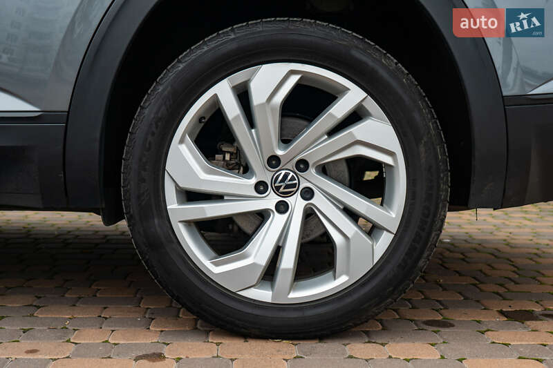 Позашляховик / Кросовер Volkswagen Atlas 2021 в Києві