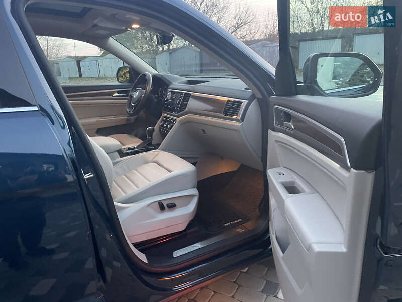 Внедорожник / Кроссовер Volkswagen Atlas 2019 в Киеве фото 12 Внедорожник / Кроссовер Volkswagen Atlas 2019 в Киеве