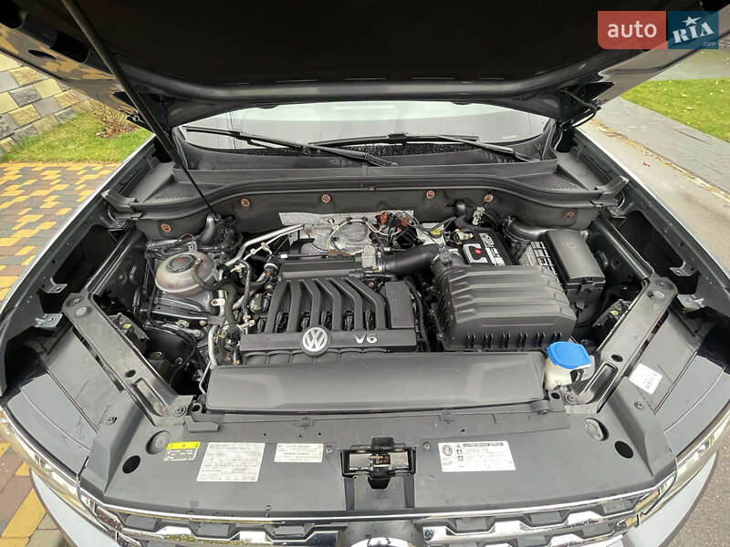 Внедорожник / Кроссовер Volkswagen Atlas 2017 в Киеве