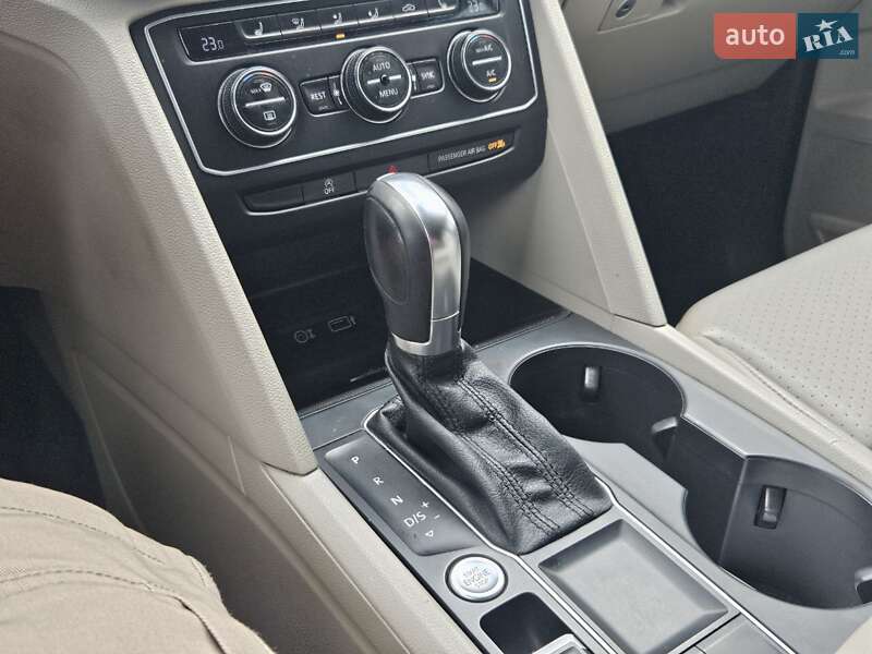 Позашляховик / Кросовер Volkswagen Atlas 2017 в Києві