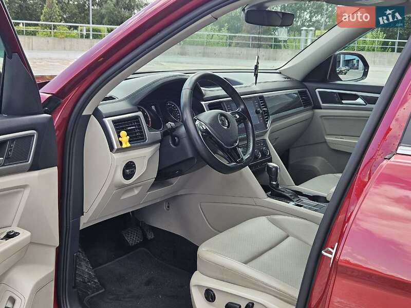 Позашляховик / Кросовер Volkswagen Atlas 2017 в Києві