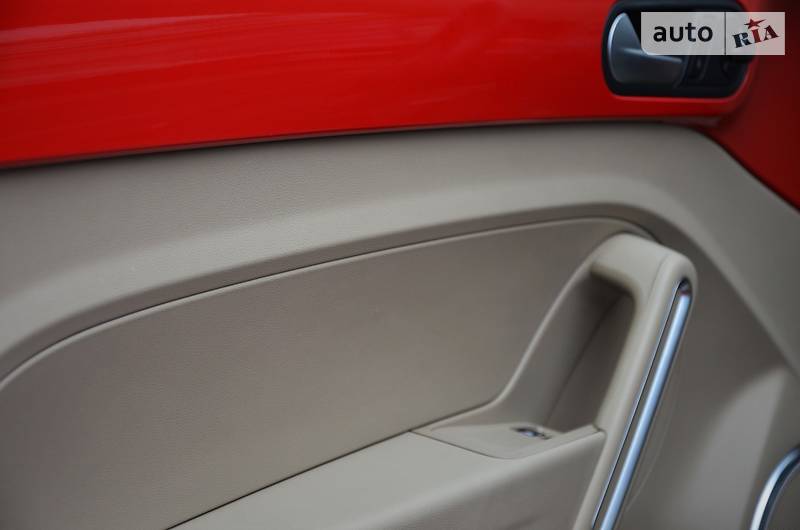 Хетчбек Volkswagen Beetle 2012 в Києві фото 12 Хетчбек Volkswagen Beetle 2012 в Києві