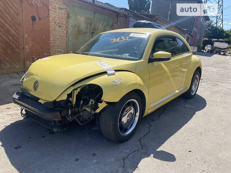 Седан Volkswagen Beetle 2012 в Виннице