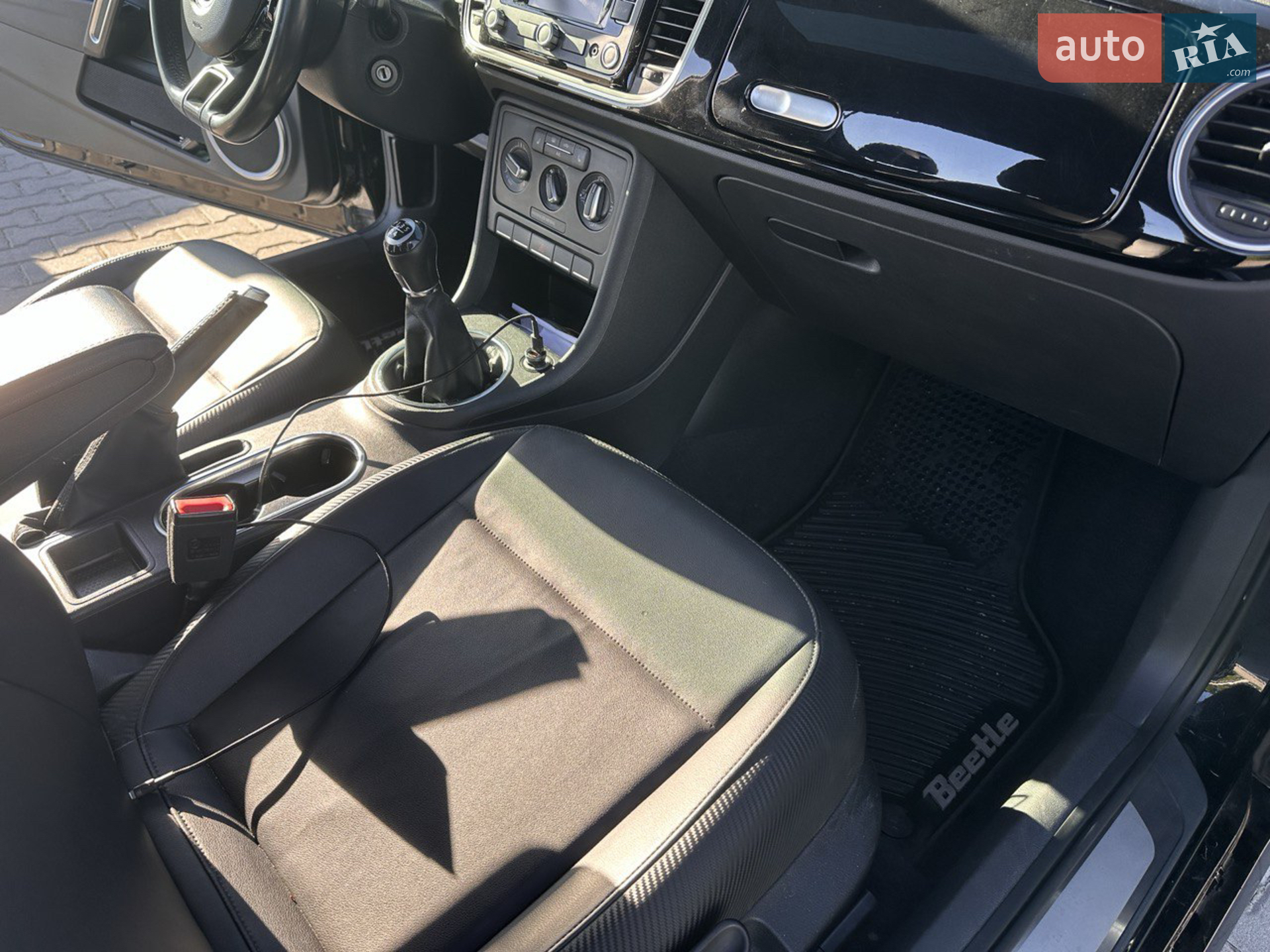 2015 Volkswagen Beetle - мініатюра 22