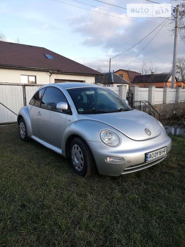 Хэтчбек Volkswagen Beetle 2000 в Умани