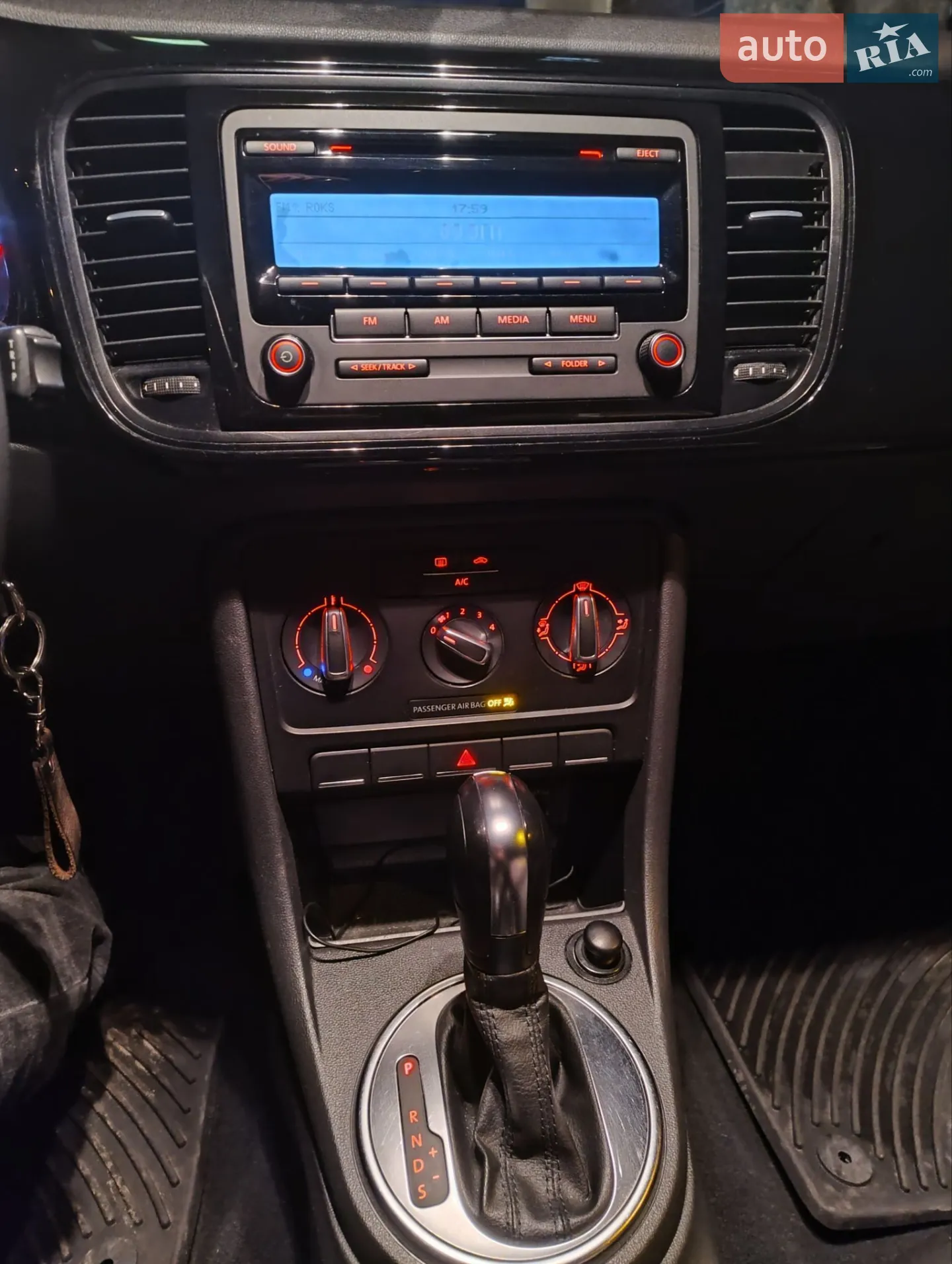 2014 Volkswagen Beetle - мініатюра 4