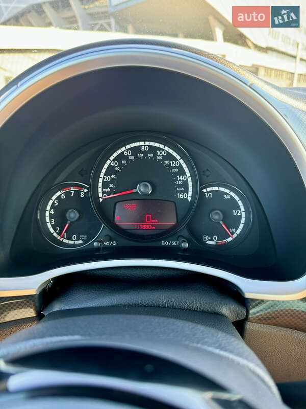 Хэтчбек Volkswagen Beetle 2012 в Львове