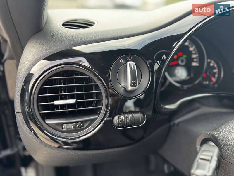 Хетчбек Volkswagen Beetle 2012 в Житомирі