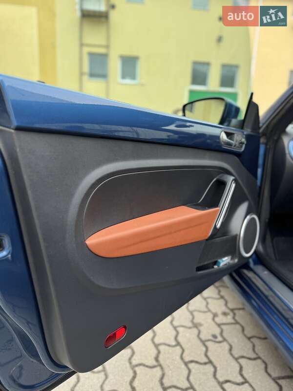 Хэтчбек Volkswagen Beetle 2016 в Львове