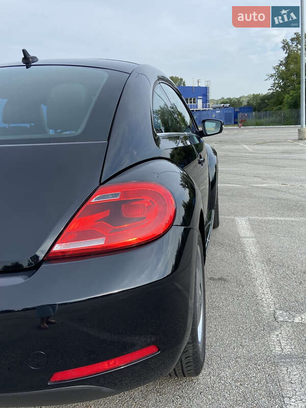 Хетчбек Volkswagen Beetle 2014 в Чернівцях